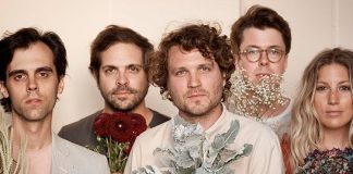Ra Ra Riot lança o single “Flowers”, produzido por Rostam, e anuncia o álbum ‘Superbloom’