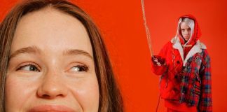 Sigrid mostra versão de “Bellyache” de Billie Eilish