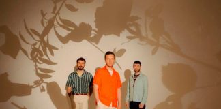 Friendly Fires anuncia primeiro disco em oito anos e mostra o single “Silhouettes”