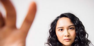 Jay Som lança a cativante “Superbike” e anuncia o álbum ‘Anak Ko’