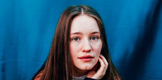 Sigrid é substituída por seu diretor no clipe de “Mine Right Now”