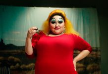 Beth Ditto (do Gossip) transforma-se na drag queen Divine, musa de John Waters