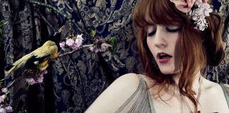 Florence and the Machine anuncia edição especial de 10 anos de ‘Lungs’ com demos e raridades