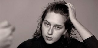 King Princess é tomada pelo groove na envolvente “Prophet”