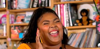 Lizzo faz apresentação memorável no ‘Tiny Desk Concert’
