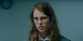 Marika Hackman tem um dia de fúria e rockstar no trabalho no clipe de “The One”