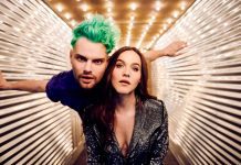 SOFI TUKKER presta homenagem a João Gilberto cantando “Não Vou Pra Casa”