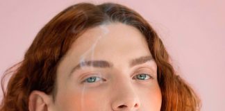 SOPHIE lança edição limitada de remixes do disco de estreia com uma bolsa clutch