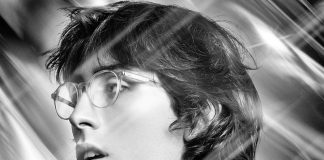 A.G. Cook lança o single “Lifeline” com vocais de apoio de Caroline Polachek