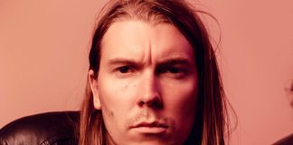 Alex Cameron lança a faixa “Stepdad” do álbum ‘Miami Memory’