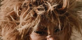 Elza Soares lança videoclipe de “Comportamento Geral” inspirado em ‘Mad Max’