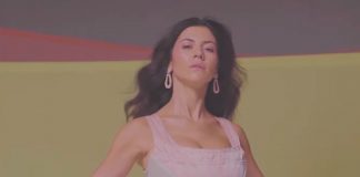 MARINA lança videoclipe de versão acústica de “True”