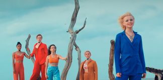 Millie Turner volta com seu pop auspicioso no clipe de “Ride This Train”