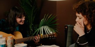 Sharon Van Etten lança dueto com Norah Jones e curta ‘Departure’