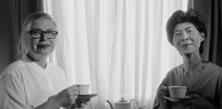 O Sleater-Kinney coloca duas senhoras para briga no clipe de “Can I Go On”