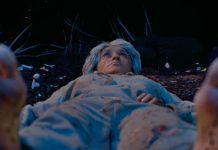 Dan Deacon anuncia o álbum ‘Mystic Familiar’ com clipe repulsivo de “Sat By A Tree”