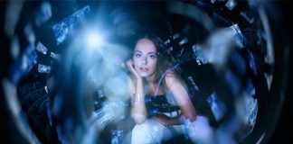 Hannah Diamond lança clipe futurista de “Invisible” e anuncia disco de estreia