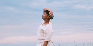 A cantora e compositora Denitia lança o seu primeiro álbum solo, ‘Touch of the Sky’