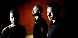 White Lies lança novo single “Falling Out Without Me”