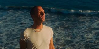 Coldplay idealiza um mundo ideal no videoclipe de “Everyday Life”