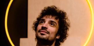 Fabrizio Moretti, baterista do Strokes, lança álbum do projeto Machinegum