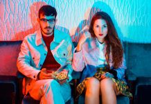 Summer Camp revela detalhes do álbum ‘Romantic Comedy’ com o single “Women In Love”