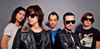 The Strokes confirma novo disco para este ano com a inédita “Ode to the Mets” ao vivo
