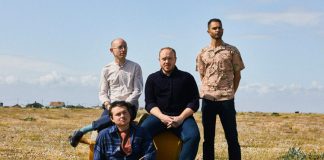 Bombay Bicycle Club relembra o passado no videoclipe de “Is It Real”