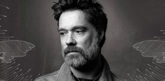 Rufus Wainwright anuncia o álbum ‘Unfollow the Rules’ com o single “Damsel In Distress”