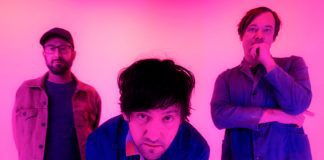 Bright Eyes encerra nove anos de silêncio com a faixa “Persona Non Grata” e anuncia novo disco