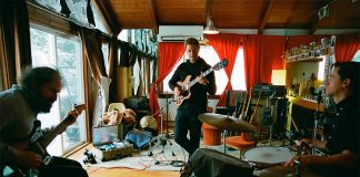Muzz, banda de Paul Banks, lança o single “Broken Tambourine”