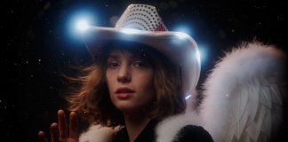 Maya Hawke, atriz de ‘Stranger Things’, anuncia o disco de estreia com o single “By Myself”