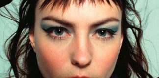 Angel Olsen apresenta remix de “All Mirrors” assinado por Johnny Jewel