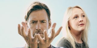 Ed O’Brien, do Radiohead, lança o single “Cloak of the Night”, dueto com Laura Marling