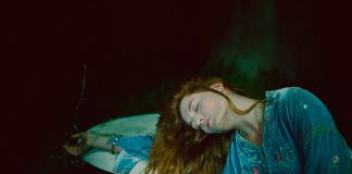 Florence and the Machine lança “Light Of Love”, faixa descartada do álbum ‘High As Hope’