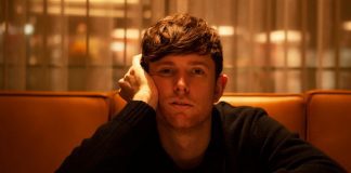 James Blake canta a beleza de um amor e o medo de perdê-lo em “You’re Too Precious”