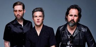 The Killers adia lançamento do álbum ‘Imploding the Mirage’ e lança a faixa “Fire In Bone”