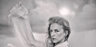 Jonna Lee anuncia ‘KRONOLOGI’, compilação com faixas inéditas, versões alternativas e raras do ionnalee e iamamiwhoami