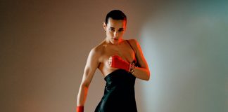 Jehnny Beth, do Savages, lança o single “Heroine” do álbum ‘Love Is to Live’