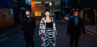 Khruangbin reforça o poder da memória no videoclipe de “So We Won’t Forget”