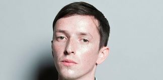 Totally Enormous Extinct Dinosaurs lança o EP ‘I Can Hear the Birds’, um exercício musical no isolamento