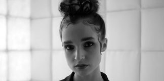 Poppy lança versão de “All The Things She Said”, clássico do t.A.T.u.