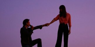 Alex Kapranos, do Franz Ferdinand, e Clara Luciani gravam a clássica “Summer Wine”