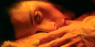 Arca anuncia reedição da mixtape de estreia ‘&&&&&’ em vinil e nas plataformas de streaming