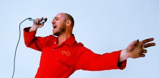 Everything Everything lança o single “Violent Sun” e adia o lançamento do álbum ‘Re-Animator’