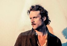 Father John Misty lança EP ‘Anthem +3’ com covers de Leonard Cohen, Link Wray e Yusuf / Cat Stevens