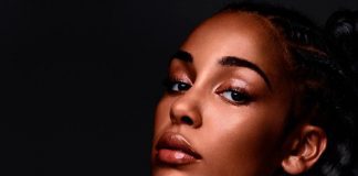 Jorja Smith lança o single “By Any Means” para a compilação ‘Reprise’
