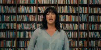 Alanis Morissette lança videoclipe família de “Ablaze”