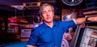 Bill Callahan lança as faixas “Let’s Move To The Country” e “Breakfast”