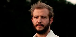 Bon Iver lança o single “AUATC” com colaborações de Bruce Springsteen, Jenny Lewis e mais